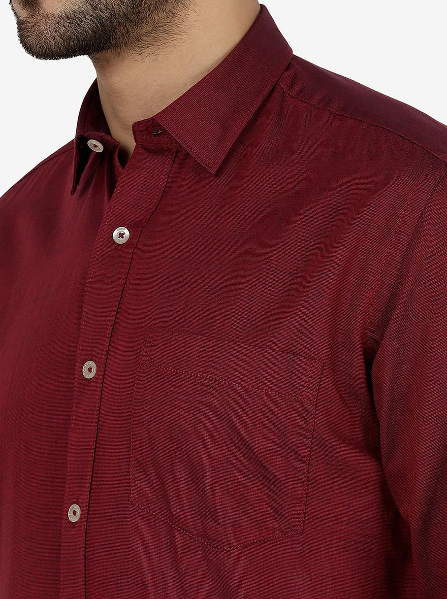 Maroon Solid Slim Fit Semi Casual Shirt | JadeBlue